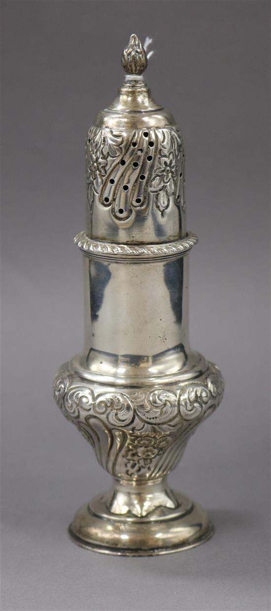 A late Victorian silver sugar caster, London, 1899, (af), 4.5 oz.